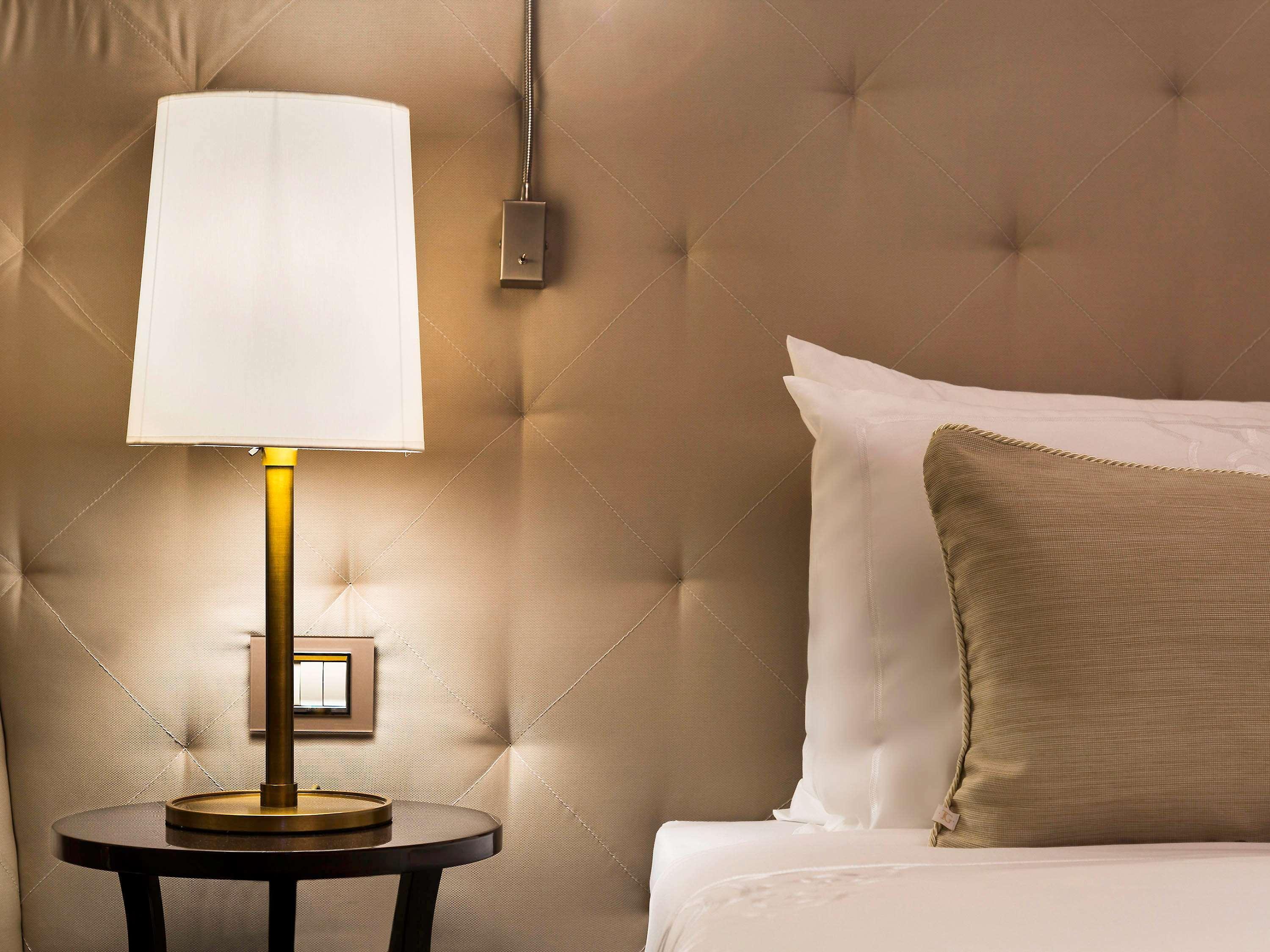David Tower Hotel Netanya By Prima Hotels - 16 Years Plus المظهر الخارجي الصورة A table lamp