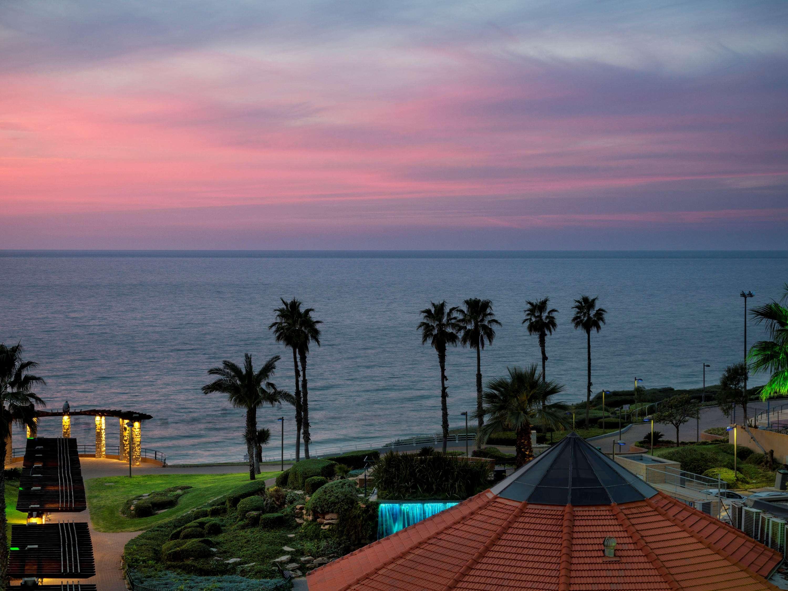 David Tower Hotel Netanya By Prima Hotels - 16 Years Plus المظهر الخارجي الصورة Sunset at the beach